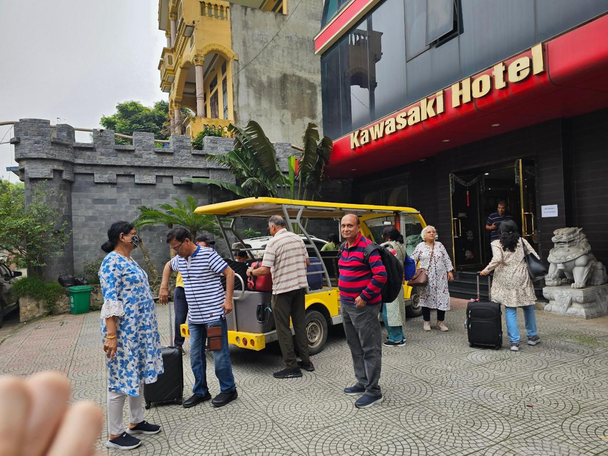 Kawasaki Noi Bai Airport Hotel Экстерьер фото